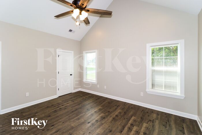 Building Photo - 71 Emily Cove