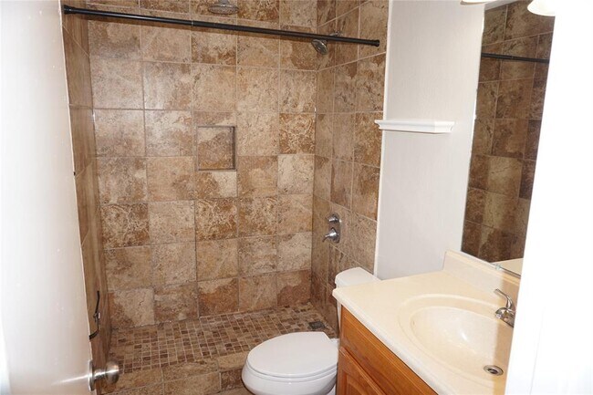 Building Photo - 5022 Fox Hollow Blvd