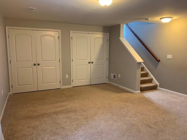 Building Photo - 346 Weatherstone Dr