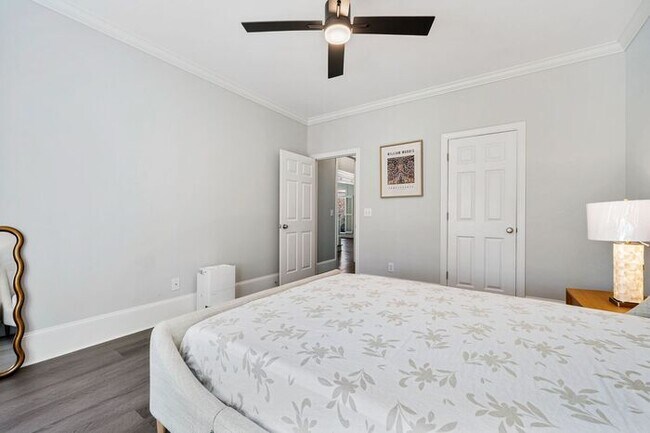 Building Photo - 7015 Blackthorn Ln