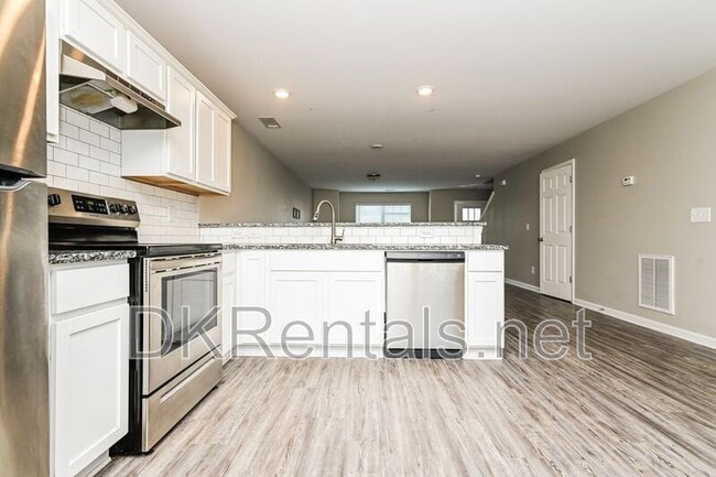 Building Photo - 402 Whippet St