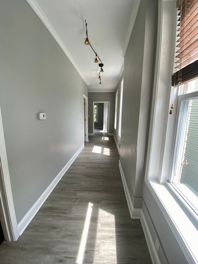 Building Photo - 6 Bed/2.5 Bath Mins. From UC $600/pp ($3,600/mo)!