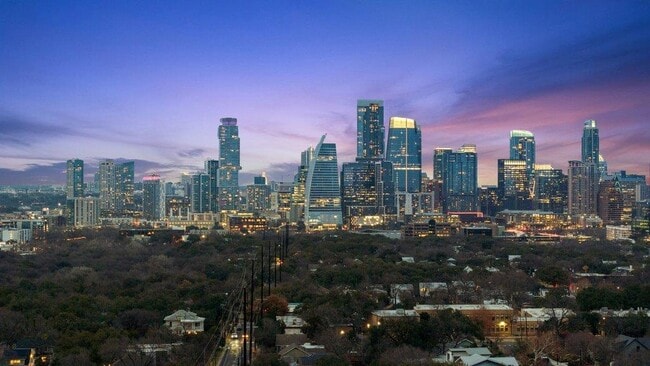 Building Photo - 910 W Johanna St