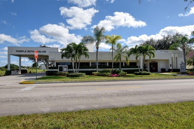 Building Photo - 375 Mansfield I