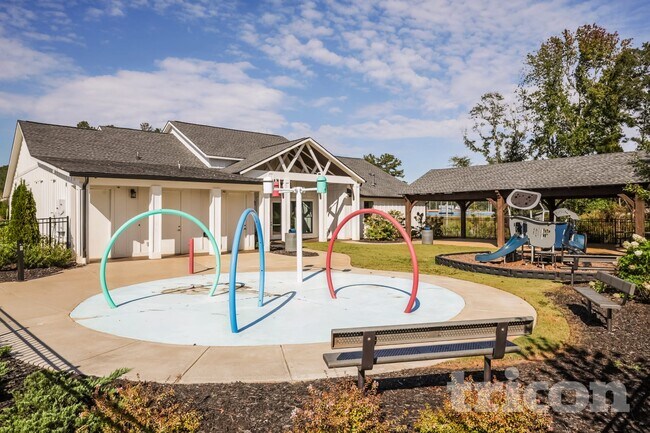 Building Photo - 1300 Deutz Dr