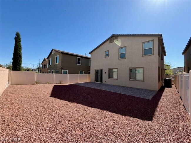 Building Photo - 5844 Middle Rock St