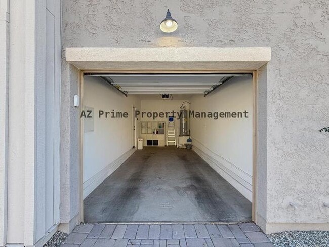 Building Photo - 2269 W Echo Ln