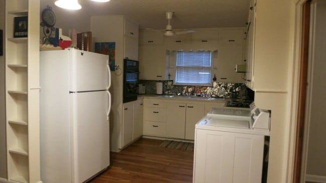 Building Photo - 1109 E 14th St