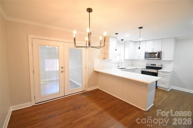 Building Photo - 4201 University Dr