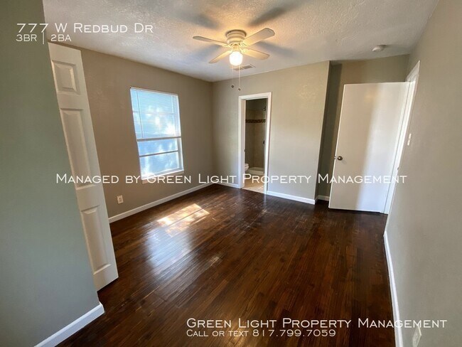 Building Photo - 777 W Redbud Dr