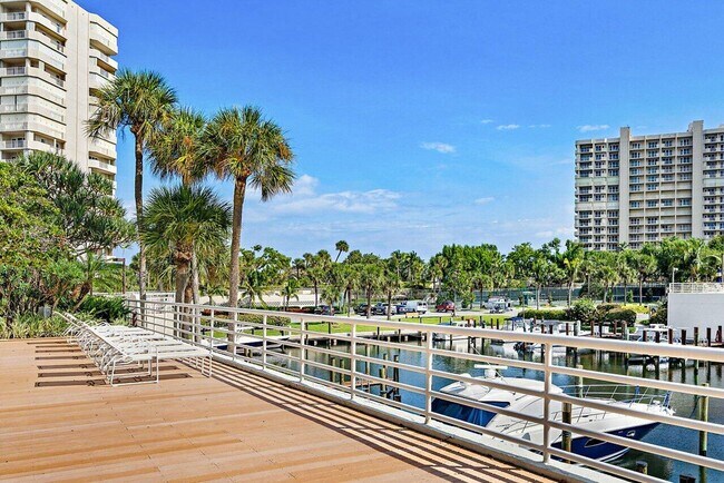 Building Photo - 4301 N Ocean Blvd