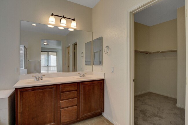 Building Photo - 3 Bedroom Home in Summerlin West COMING SOON!