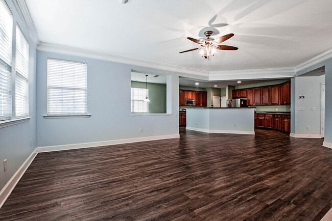 Building Photo - 27 Pin Oak Ln