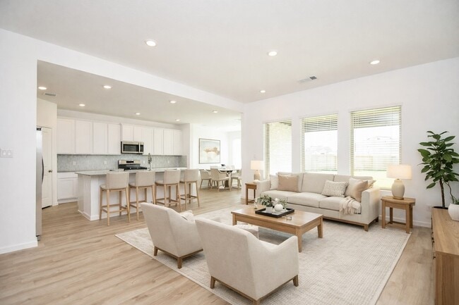 Building Photo - 5624 Frst Cv Dr