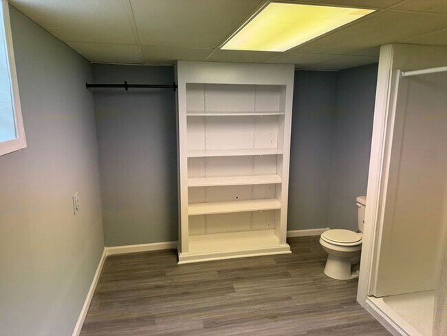 Building Photo - COMING BACK ON THE MARKET SOON!!! TRENDY &...
