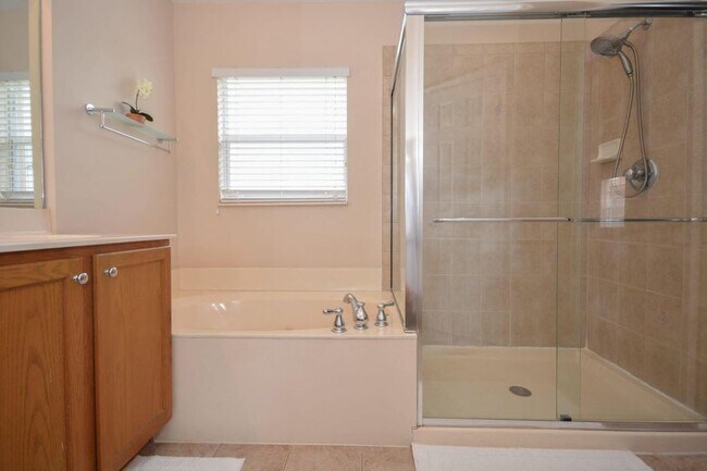 Building Photo - 16178 Poppyseed Cir