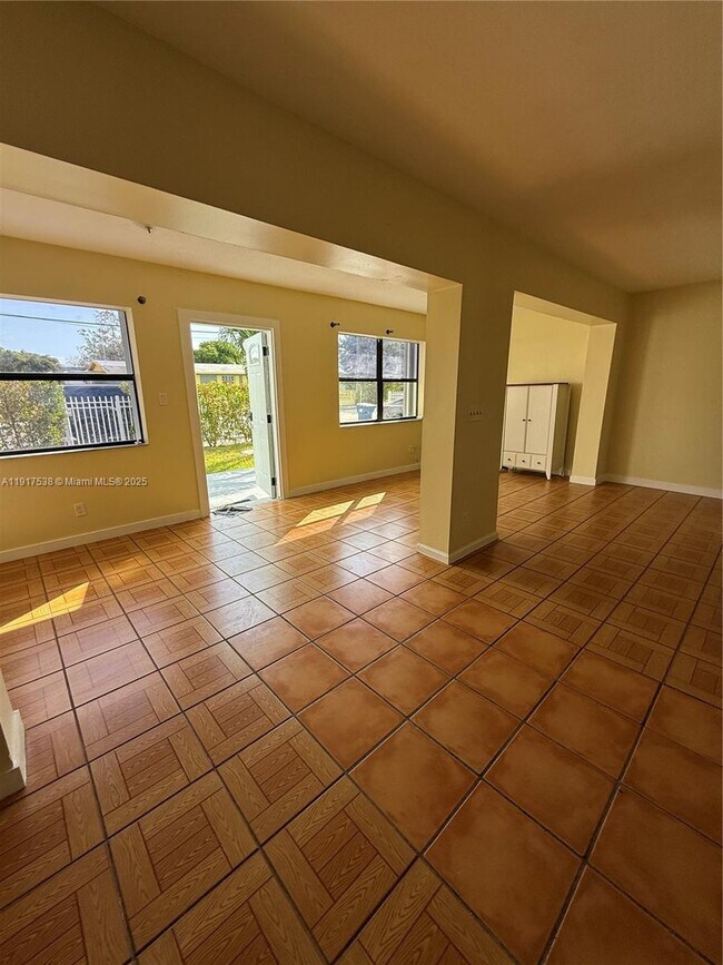 Building Photo - 22020 SW 114th Ave