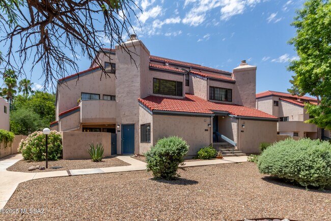 Building Photo - 4279 N River Grove Cir