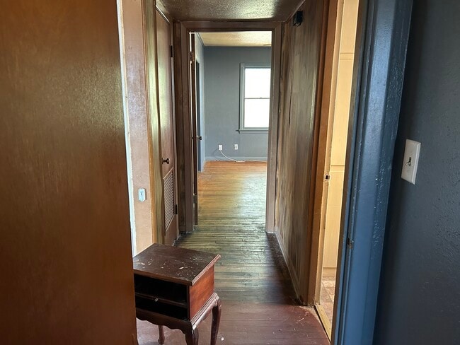 Building Photo - 806 Jackson St