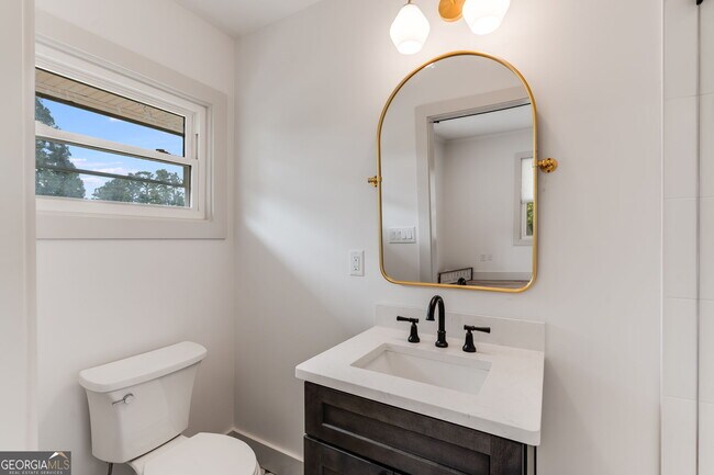 Building Photo - 493 Sybil Ln SE