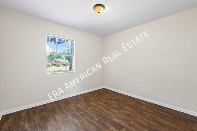 Building Photo - 1221 Albuquerque Cir