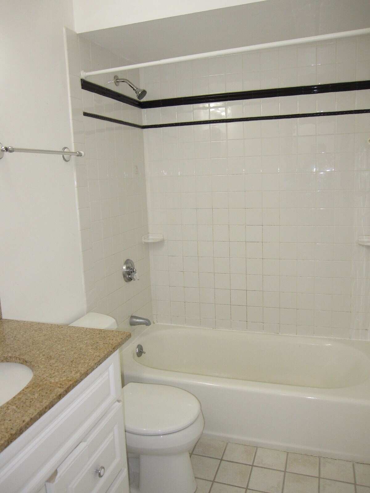 Building Photo - 2008 Windsor Dr