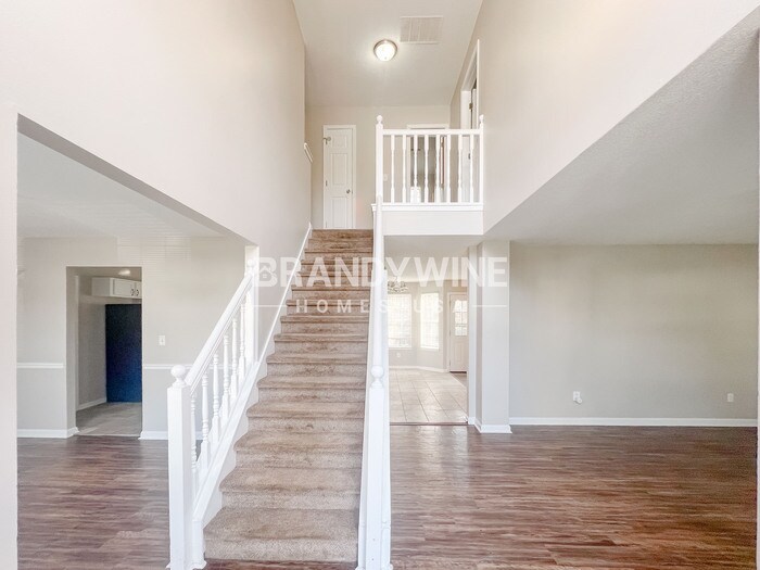 Building Photo - 6749 Pole Creek Dr