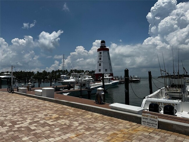 Building Photo - 1998 Overseas Hwy