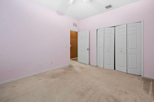 Building Photo - 6221 NW Hacienda Ln