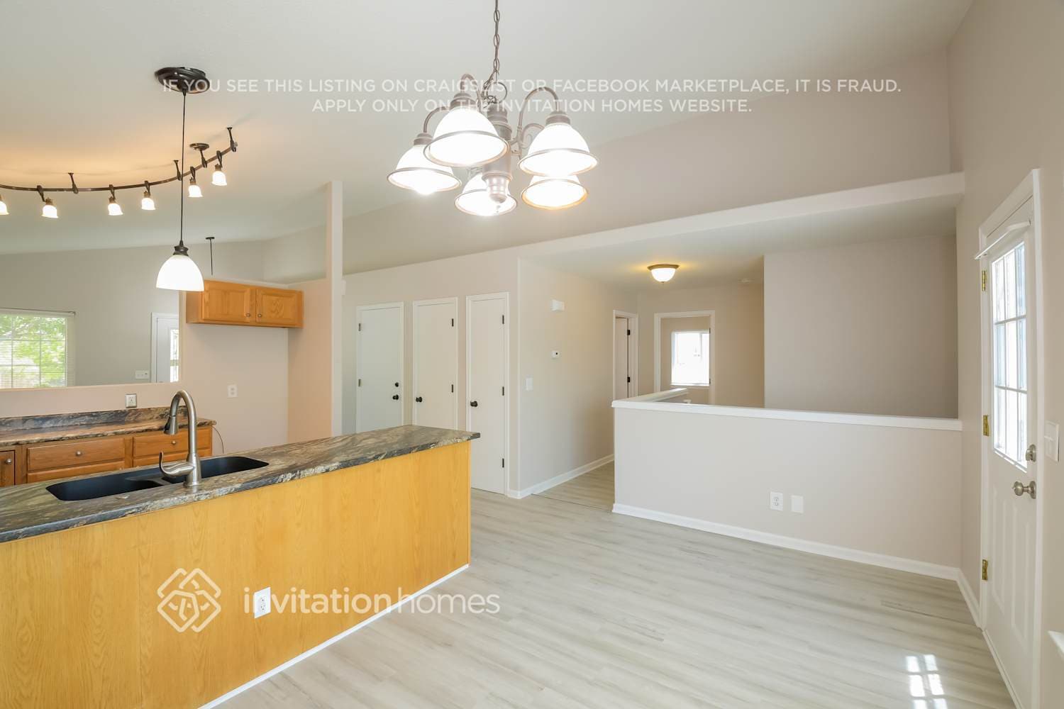 Building Photo - 3538 S Ceylon Way