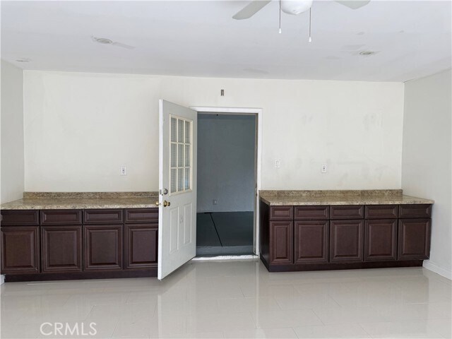 Building Photo - 527 S Orchard Dr