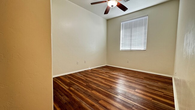 Building Photo - Eastside (Stella and Kolb) 4 bedroom  2 bath house with 2 car garage near Lakeside Park!