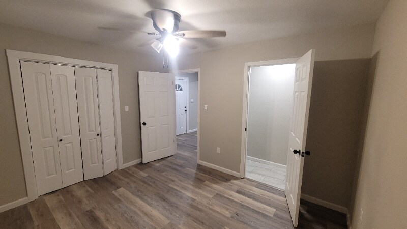 Building Photo - 206 W Chester St