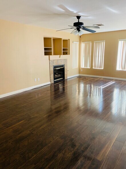 Building Photo - 5 Spur Cross Cir