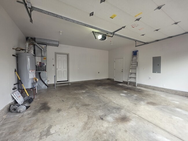 Building Photo - 4373 Hearth St NE