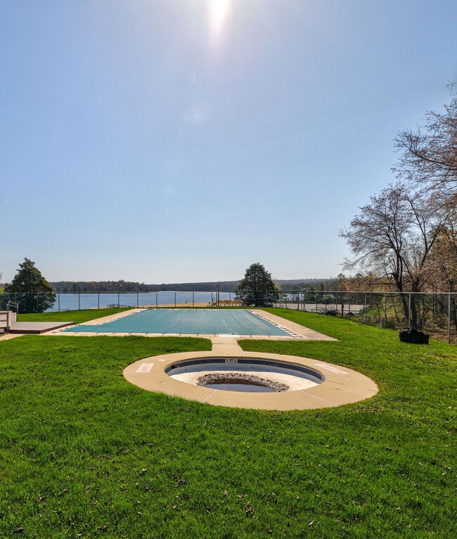 Building Photo - 126 Petrarch Trail