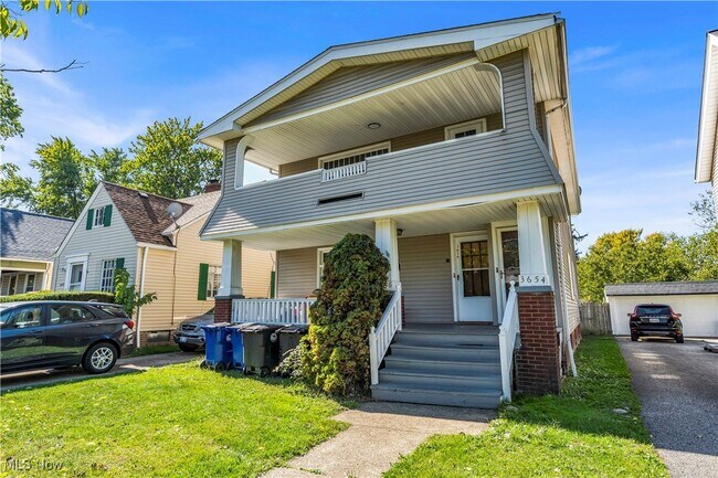 Building Photo - 3654 W 138th St