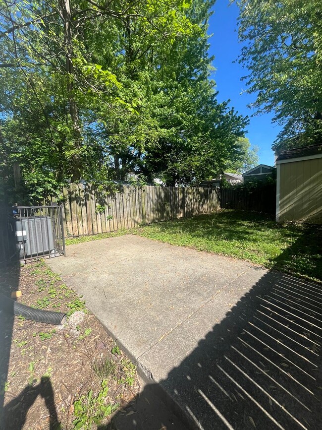 Building Photo - Gorgeous Fully Renovated 4 br/2 bath!