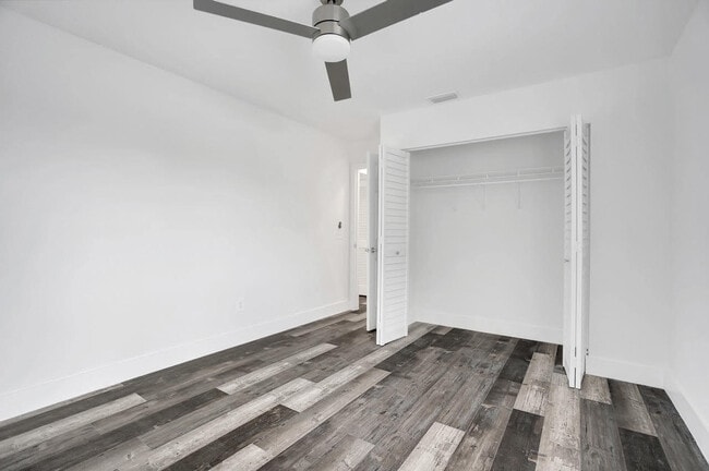 Building Photo - 4143 Palm Bay Cir