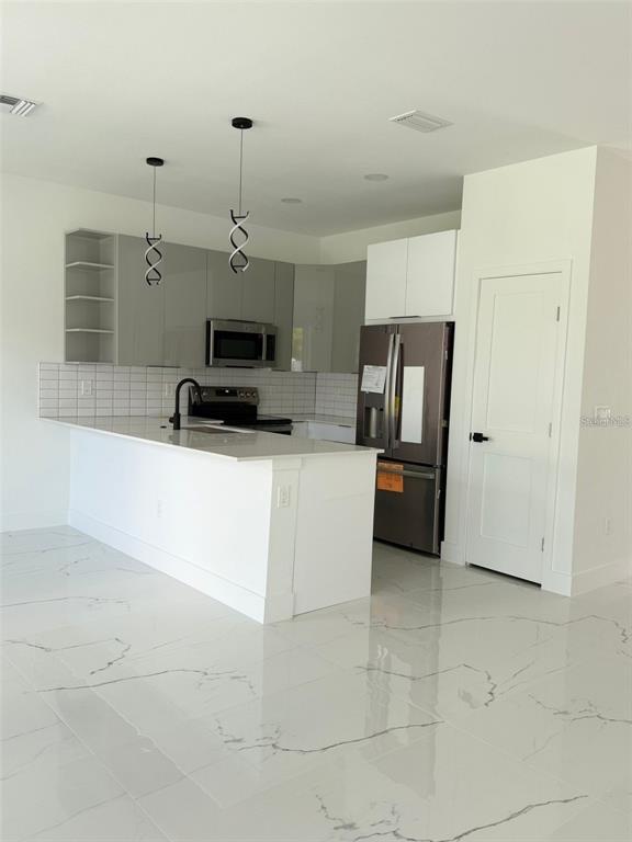 Building Photo - 2057 BARROSO