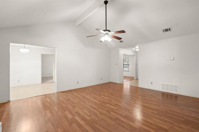 Building Photo - 6815 Side Saddle St