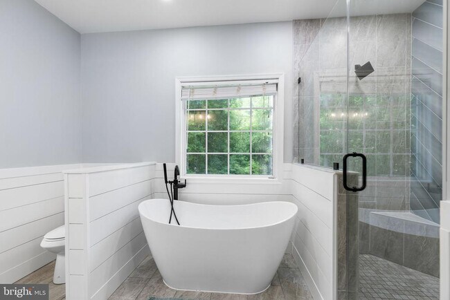 Building Photo - 17 Old Banks Dr