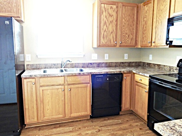 Building Photo - 8176 Halbert Dr