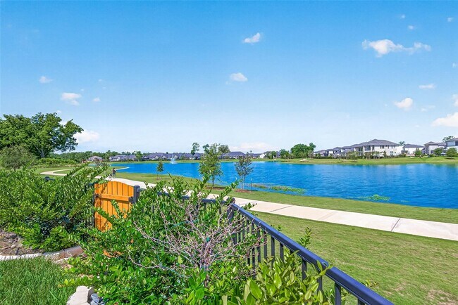 Building Photo - 1635 Delta Oaks Dr