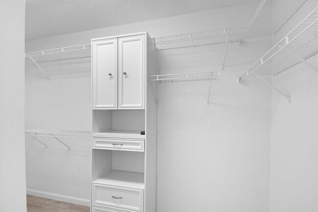 Building Photo - 3058 SE Brierwood Pl