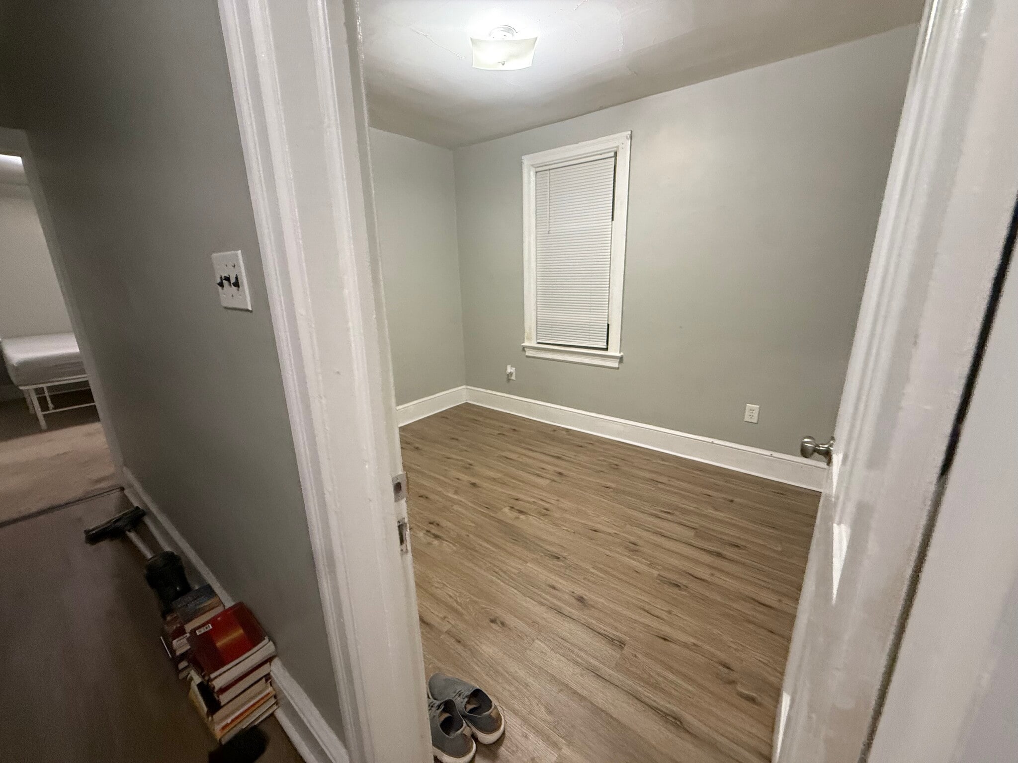 Building Photo - 212 Mannion Ave