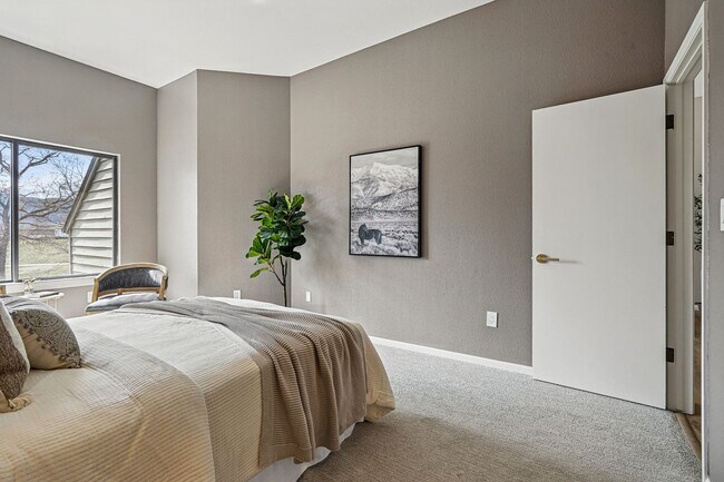 Building Photo - Sunny 2-Bed, 2-Bath Condo in Boulder’s Kin...
