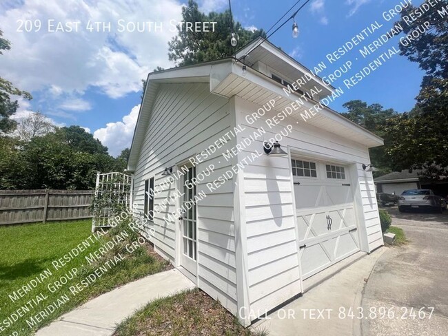 Building Photo - 3 bedroom / 2 bath home ~ Downtown Summerv...