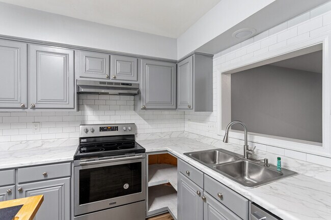 Building Photo - 839 Dalewood Dr