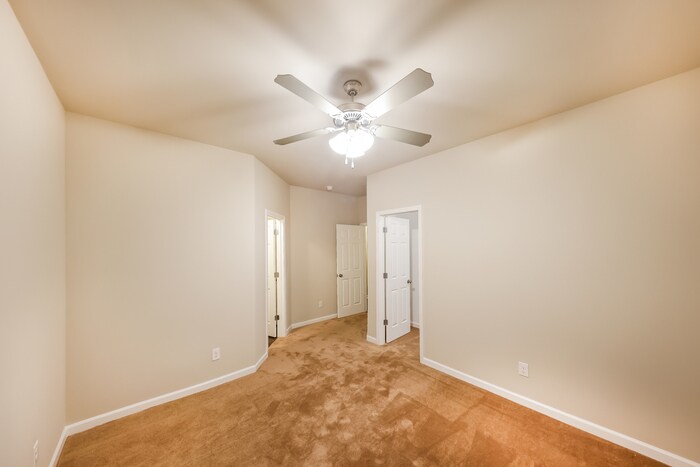 Building Photo - 236 Stonebriar Dr